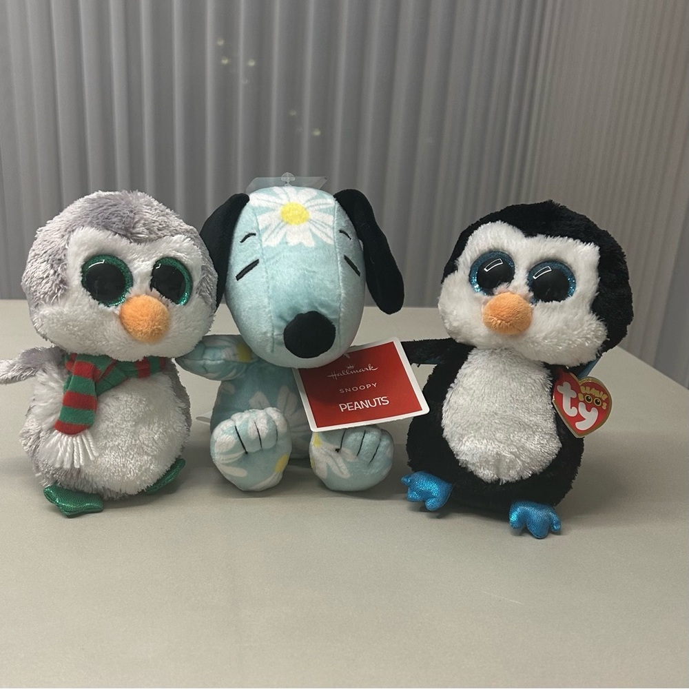 Ty Beanie Babies Waddles the Penguin and Chilly the Holiday Penguin